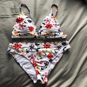 Cupshe scalloped floral bikini set